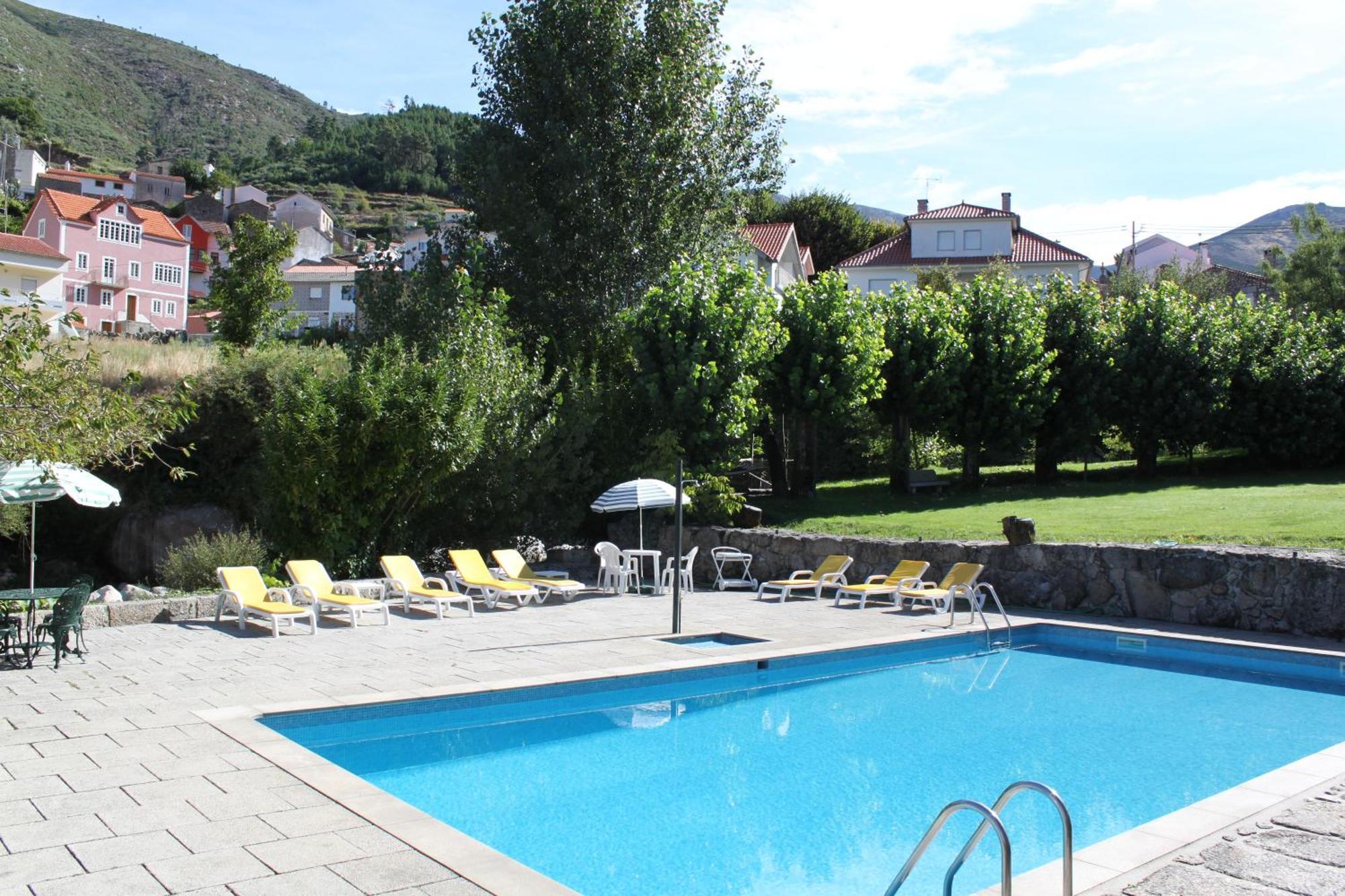 Pensjonat Casa Da Ribeira Alvoco da Serra Zewnętrze zdjęcie