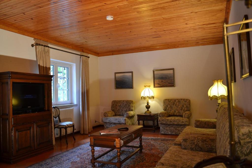 Pensjonat Casa Da Ribeira Alvoco da Serra Zewnętrze zdjęcie